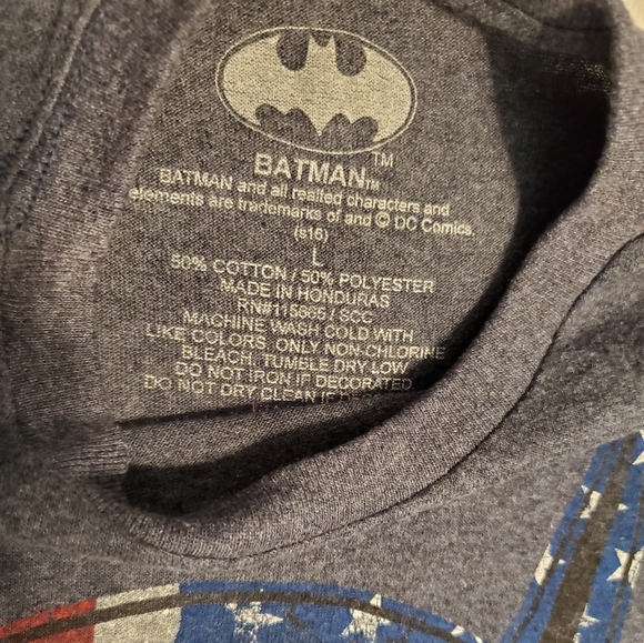 Batman in U.S.A. flag graphic tee - Picture 2 of 5